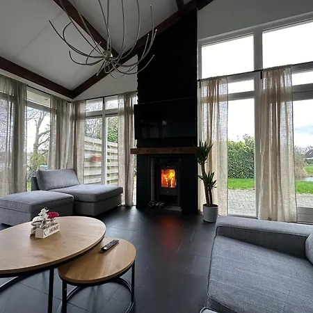Groot Vakantiehuis Nabij Amsterdam Inclusief Jacuzzi Zeewolde Exterior photo