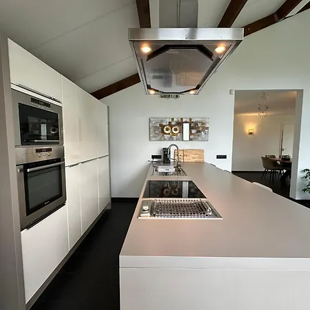 Groot Vakantiehuis Nabij Amsterdam Inclusief Jacuzzi Zeewolde Exterior photo