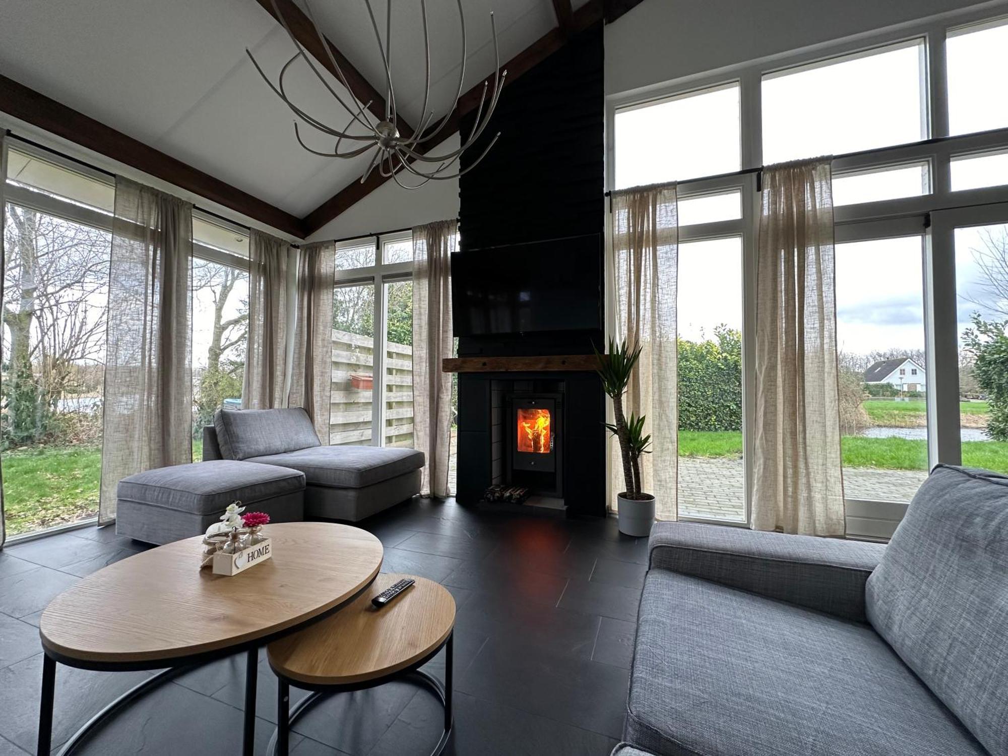 Groot Nabij Amsterdam Inclusief Jacuzzi Zeewolde