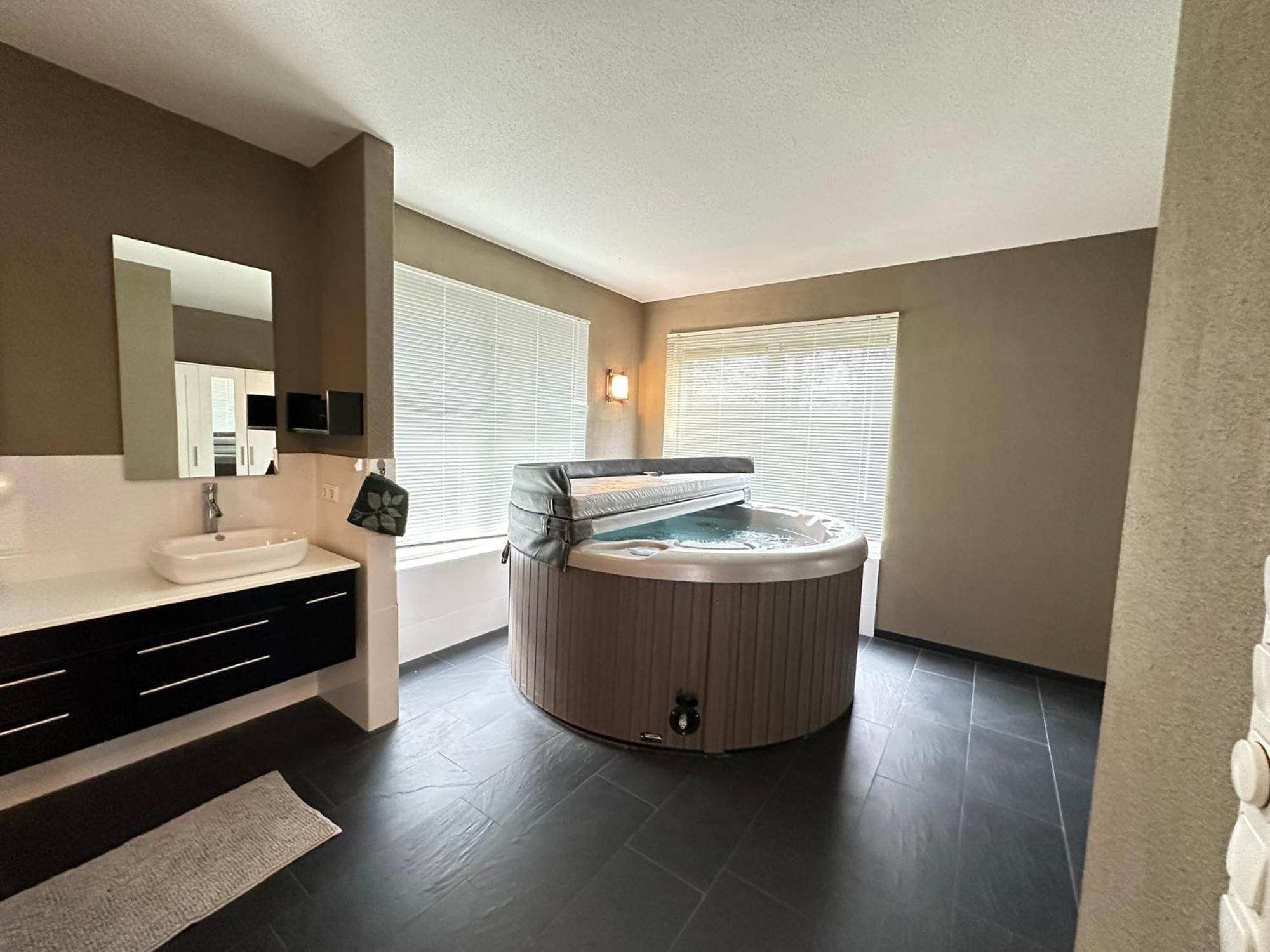 Groot Nabij Amsterdam Inclusief Jacuzzi