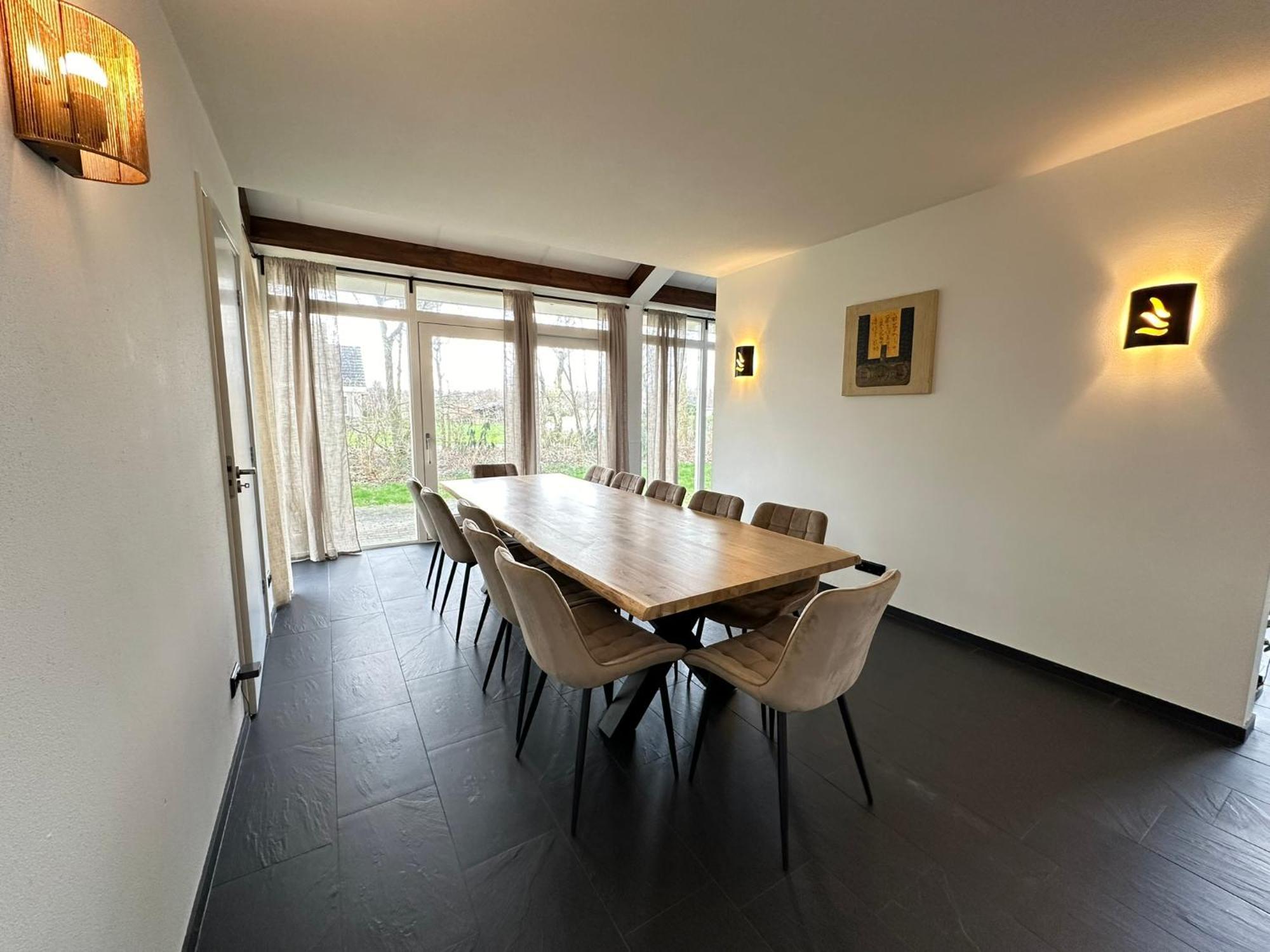 Groot Nabij Amsterdam Inclusief Jacuzzi Villa